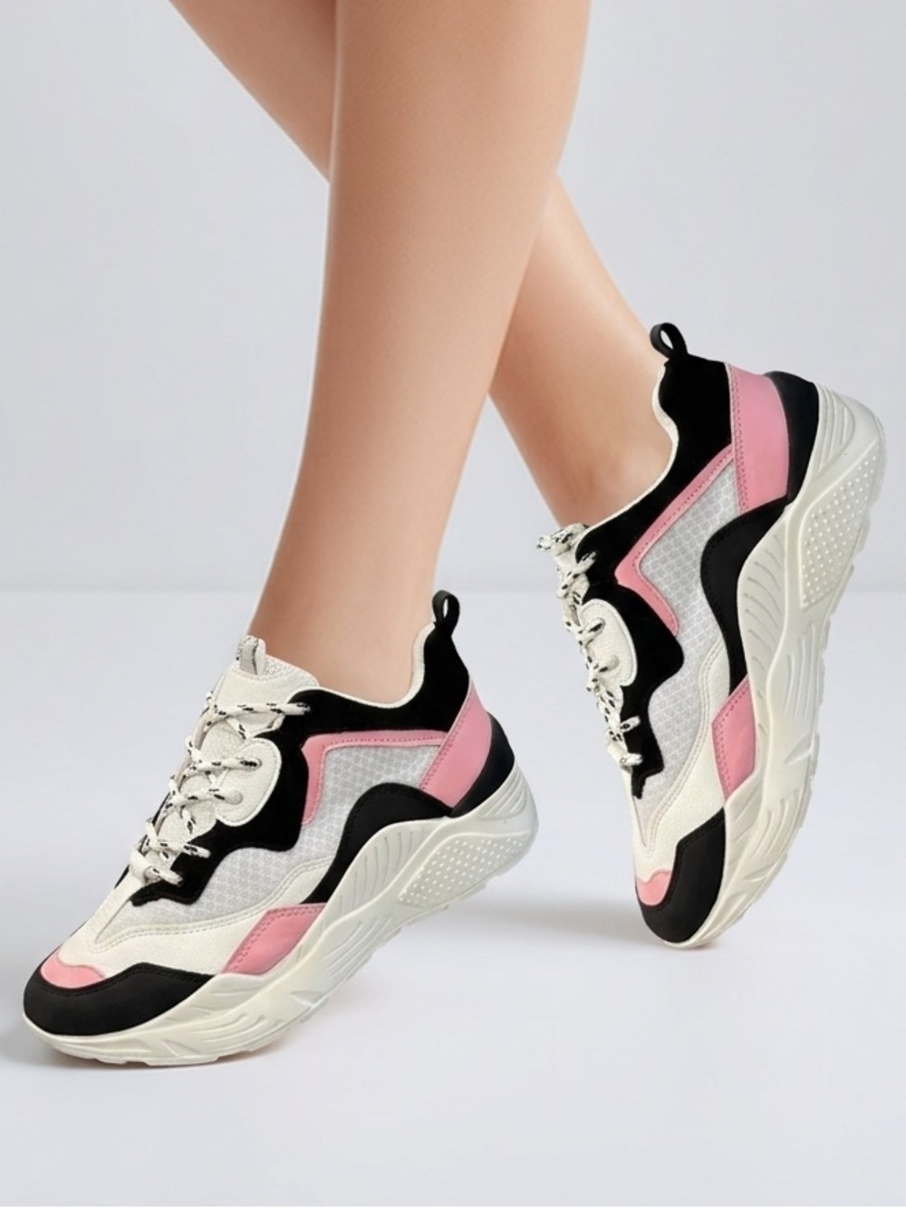 Steve Madden Antonia white pink black‎ sneakers size 9